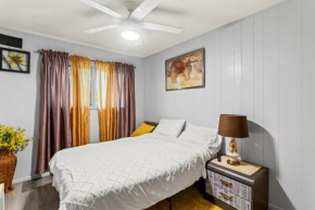 ShaligoHomes Sunset Room On 6th Ave